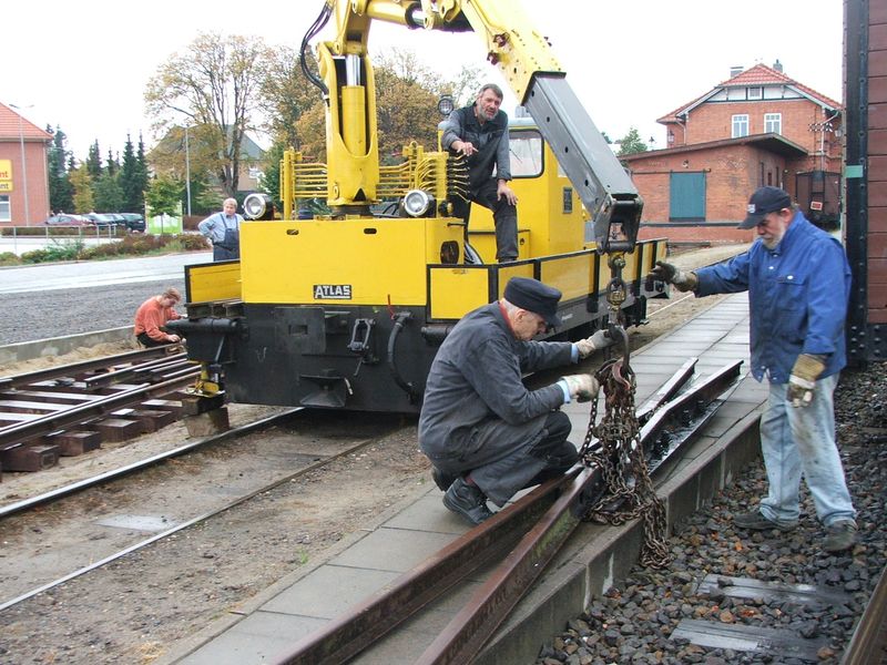 2009-09-30, Museumsbahn Weichenbau62.JPG